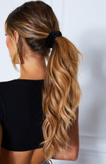 Ari Scrunchie Black Velvet