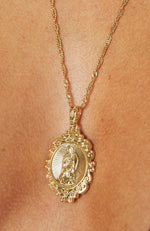 Right On Pendant Necklace Gold