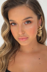 Sweet Romance Earrings Gold