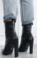 Legacy Logo Boots Black